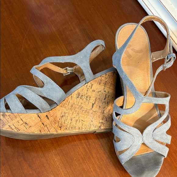Report Blue Suede Wedge Sandals Size 9.5 - Picture 6 of 12